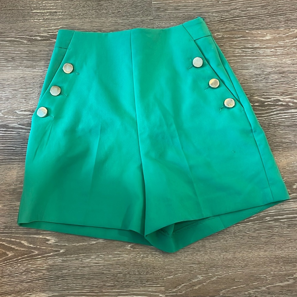 High waisted Shorts with Metal buttons